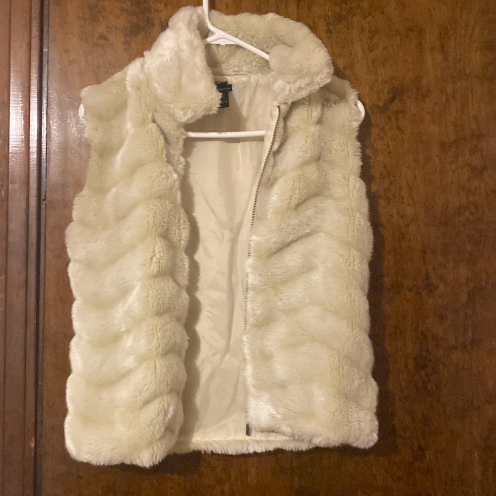 White furry ribbed vest